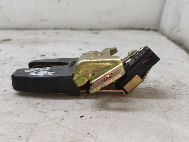 bontott VW VENTO Csomagtérajtó Zárszerkezet