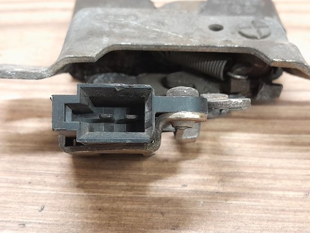 bontott VW VENTO Csomagtérajtó Zárszerkezet