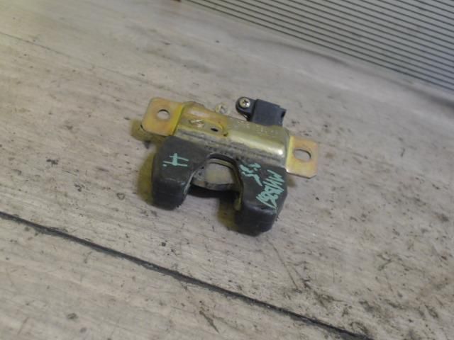 bontott VW VENTO Csomagtérajtó Zárszerkezet