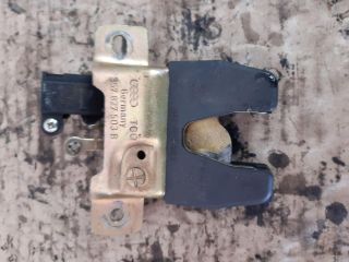 bontott VW VENTO Csomagtérajtó Zárszerkezet