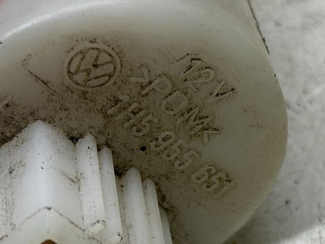 bontott VW VENTO Első Ablakmosó Szivattyú