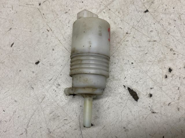 bontott VW VENTO Első Ablakmosó Szivattyú