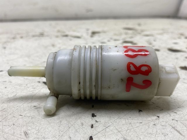 bontott VW VENTO Első Ablakmosó Szivattyú