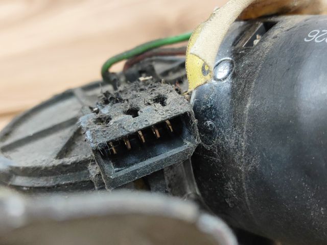 bontott VW VENTO Első Ablaktörlő Szerkezet Motorral