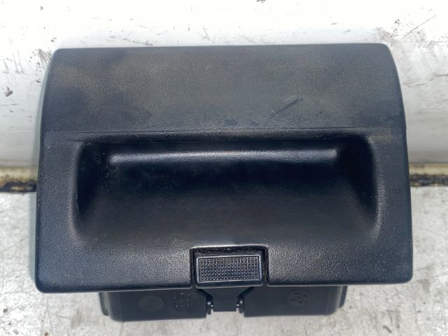 bontott VW VENTO Első Hamutartó