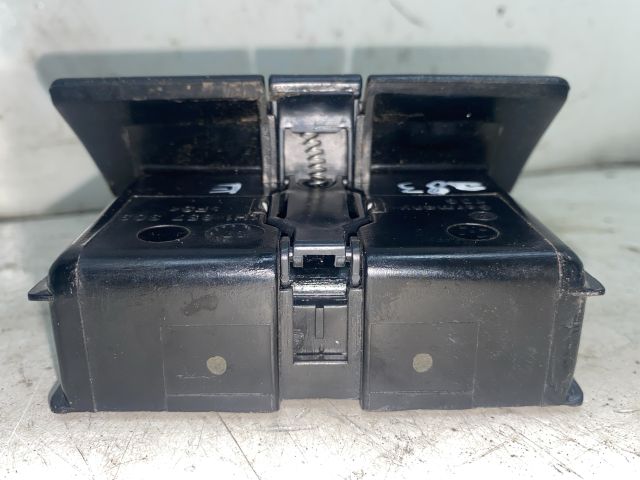 bontott VW VENTO Első Hamutartó