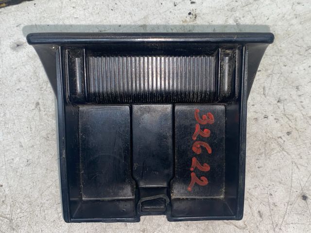 bontott VW VENTO Első Hamutartó