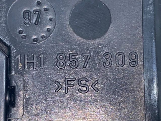 bontott VW VENTO Első Hamutartó