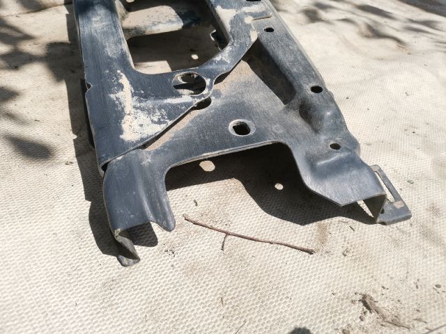 bontott VW VENTO Első Lökhárító Merevítő (Fém)