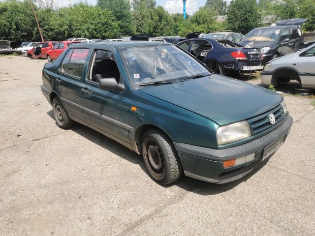 bontott VW VENTO Első Lökhárító (Részeivel)