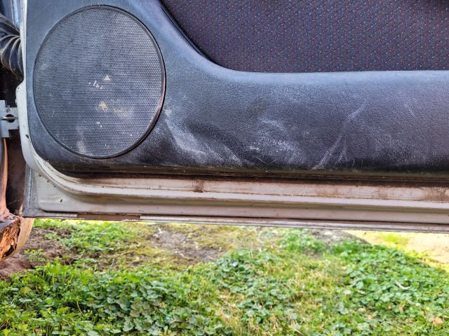 bontott VW VENTO Jobb első Ajtó (Üres lemez)