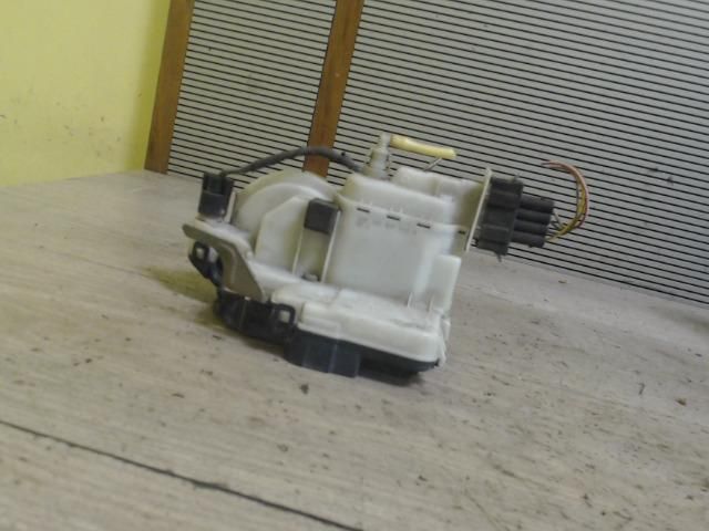 bontott VW VENTO Jobb első Ajtózár