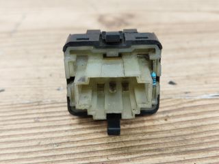 bontott VW VENTO Jobb hátsó Ablakemelő Kapcsoló