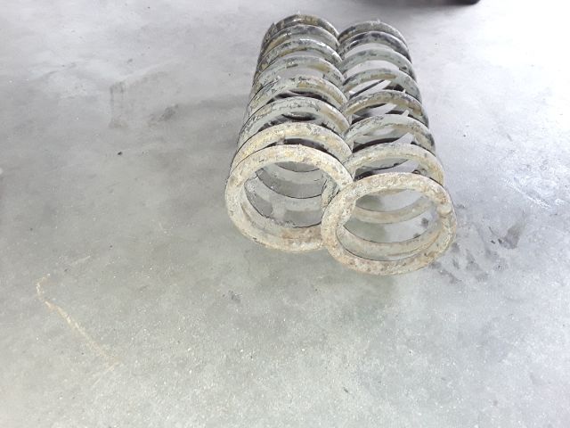 bontott WARTBURG 353 Hátsó Rugó Pár