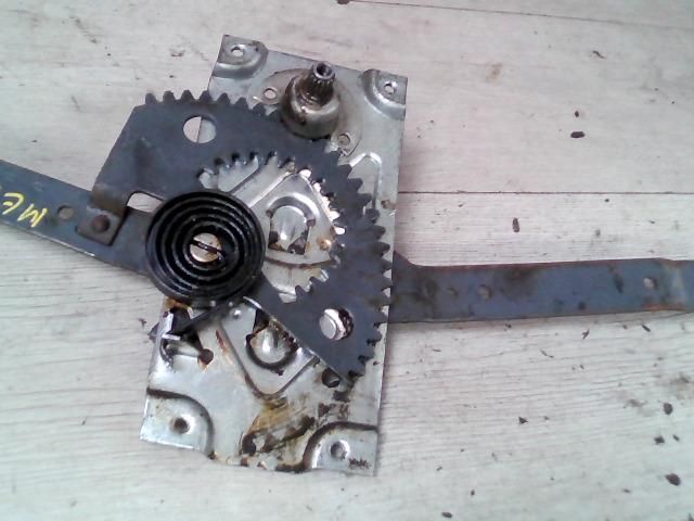 bontott WARTBURG 353 Bal hátsó Ablakemelő Szerkezet (Mechanikus)