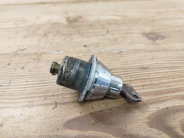 bontott WARTBURG 353 Csomagtér Nyitó Kar / Gomb