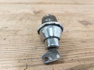 bontott WARTBURG 353 Csomagtér Nyitó Kar / Gomb