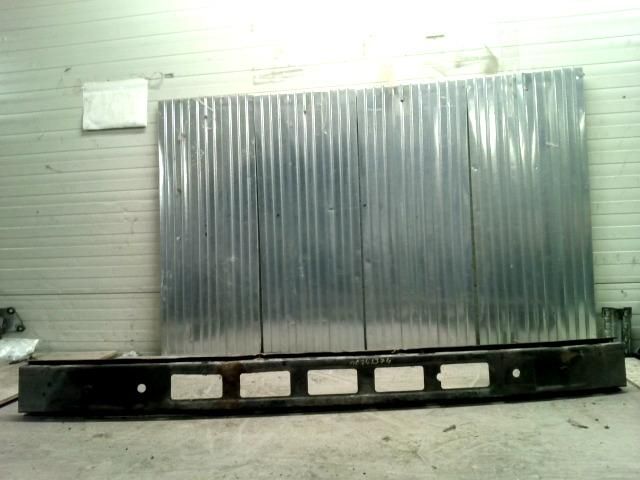 bontott WARTBURG 353 Első Lökhárító Merevítő (Fém)