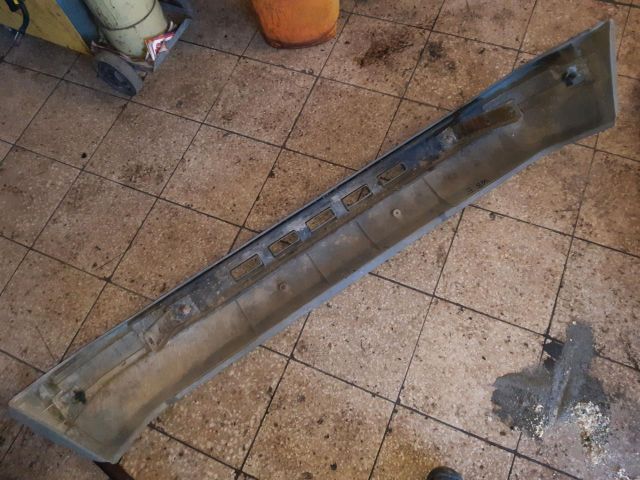 bontott WARTBURG 353 Első Lökhárító Merevítő (Fém)