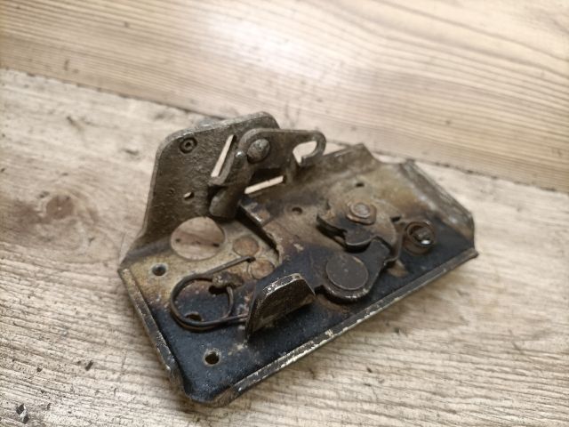 bontott WARTBURG 353 Jobb első Ajtózár