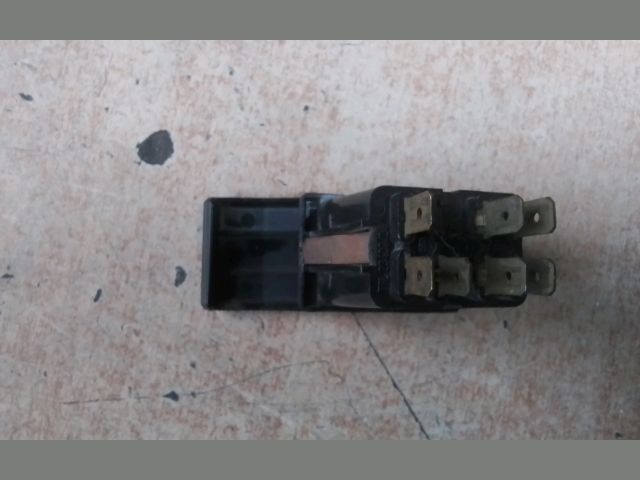 bontott WARTBURG 353 Vészvillogó Kapcsoló