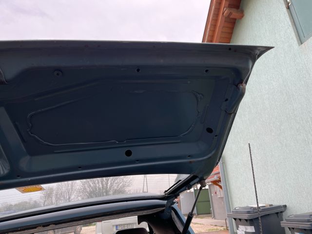 bontott ZASTAVA 101 Csomagtérajtó (Üres lemez)