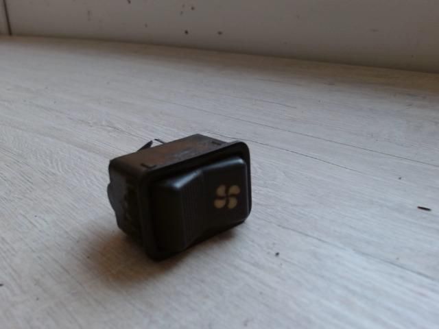 bontott ZASTAVA 101 Kapcsoló (Magában)