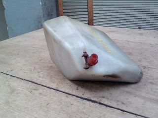 bontott ZASTAVA YUGO Kiegyenlítő Tartály